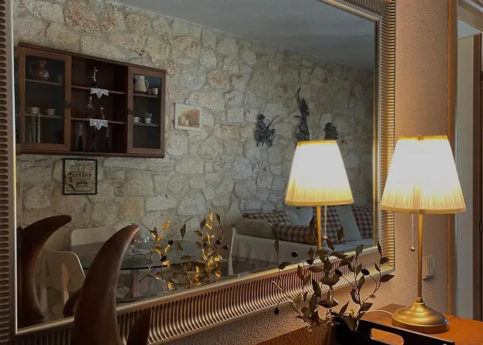 Traditional Stone House * סיווירי